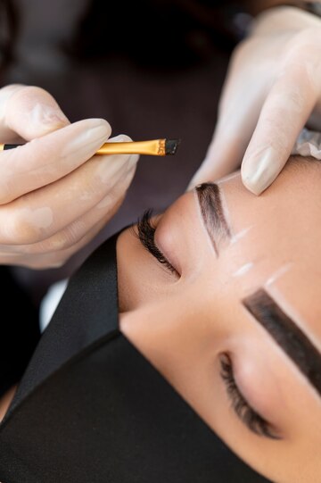 Design de sobrancelhas com henna em Várzea Paulista